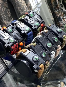 Manilla de Supervivencia Bunker Force